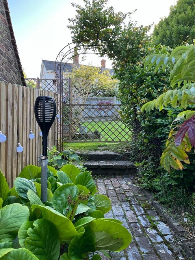 Cosy Flint Cottage WTA WTA Eastbourne Exterior foto